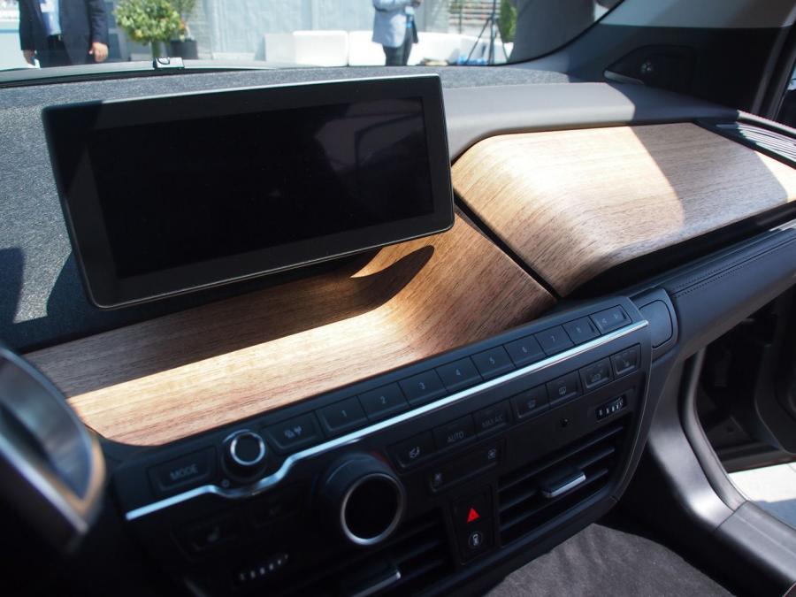  BMW i3 2014 года  (фото 93 из 240)